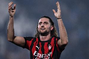 低价高薪大核心！拉比奥特700万加盟920万年薪 13轮造7球米兰不败