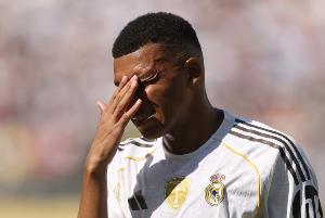 国王杯早早出局!姆巴佩来皇马后拿2冠丢7冠,本赛季还剩2冠可争