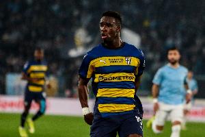 记者:布莱顿、加拉塔萨雷有意帕尔马中场曼德拉·凯塔