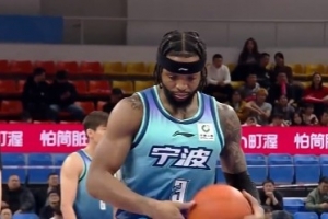 真尽力了！辛普森19中9空砍31分7板10助4断 4前场板