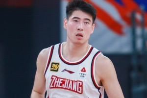 早日回归赛场!程帅澎晒三分球全中的训练视频:回家球➕回家撸猫