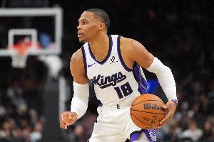 徐静雨:威少在场上永远昂首挺胸 感觉自己不弱于任何一个对手