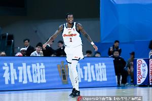 就靠你了！萨姆纳半场12中7拿下16分1板1断