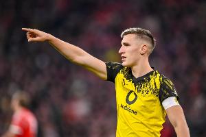 法尔克:拜仁人手充足并未积极追求施洛特贝克 今夏有意免签格伊