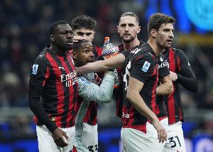 米体谈米兰中场:整体进攻不够犀利和快速,过于注重防守缺乏勇气