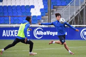 留洋首训!17岁魏祥鑫昨日已与法甲欧塞尔的预备队一起训练