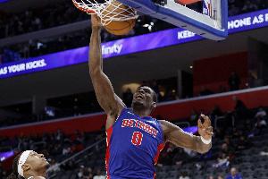 顶级黑塔！杜伦13中8狂揽16分18篮板2助攻2盖帽 正负值高达+21