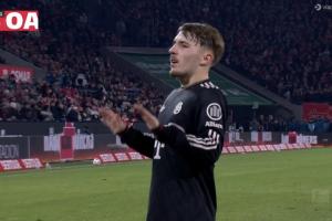 霸气!17岁卡尔冷静低射+双手下压庆祝,6000万身价德甲已4球2助