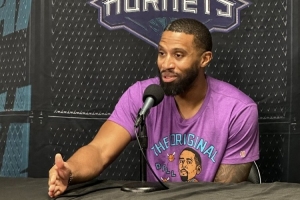 查尔斯·李：湖船的核心球星都有很高球商 他们知道如何操纵比赛