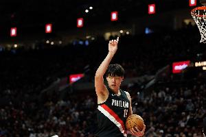 媒体人：杨瀚森对五小的防守值得关注 他在极端阵容下够锻炼的