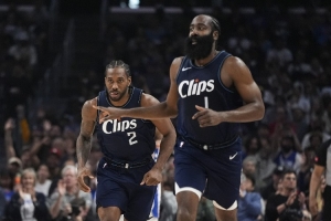 解说:快船球员没人跑得过马克西 小卡尽力开无双但纳斯太懂他了