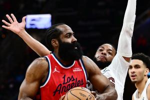 大交易要来了?名记:快船和骑士深入讨论交易 用哈登换加兰