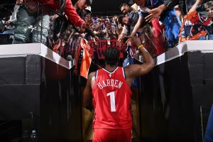 即将离队？哈登目前合同还剩一个赛季 年薪4232万但部分保障