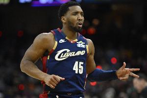 美记:骑士长远看只能送走加兰 米切尔今夏续2.73亿&衔接哈登合同