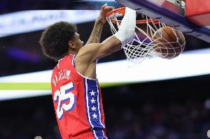 太能抢了!巴洛25+10进攻篮板 队史自1990年巴克利后首人