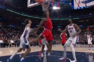 继续追！伦纳德篮下接球1打2强攻得手 帮助快船追到12分