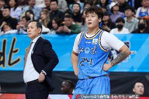 新疆新闻办公室暗批赵睿：粉丝撑起你 别伤了他们的心