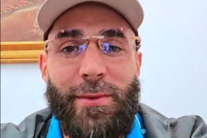 开启新篇章！本泽马向新月球迷问好：非常高兴来到这家俱乐部