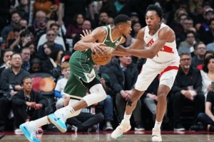 特伦斯·罗斯:我认为仅两队有可能交易来字母哥 即尼克斯和猛龙