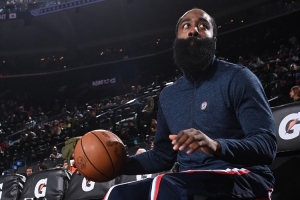 美记：哈登能为争冠球队效力 且有望拿长期保障合同 快船得到未来