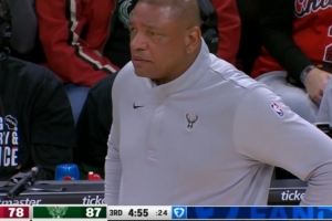 老里开始不安！公牛第三节轰出27-10 25分分差缩小至个位数