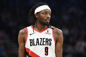 万箭齐发！格兰特三分轰停太阳 开拓者首节打了8分钟领先19分