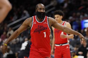 告别LA！哈登快船生涯21.1分5.3板8.5助 季后赛两年止步首轮