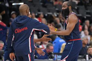 解说：哈登如愿以偿 厚度西部第一的快船不剩多少人 保罗会送哪？