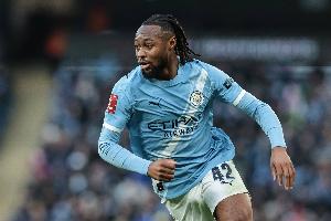 塞梅尼奥:我妈让我不要做空翻庆祝 曼城球员水平简直高得离谱