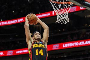 新秀可以啊！纽厄尔勾手再中 老鹰领先热火20分