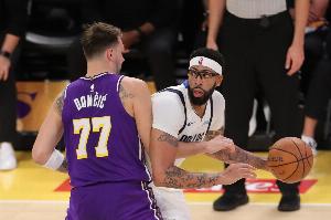 浓眉独行侠生涯出场29次共获587分！东契奇在湖人已经拿到2158分