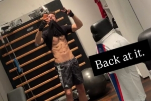 拒绝冬窗转会！格雷茨卡：我对拜仁负有责任，五月与球迷共庆胜利