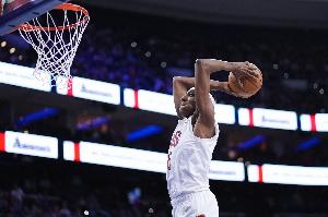 场均6.6分3.1板！骑士GM：我们将把汤姆林的双向合同转正