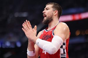 步行者总裁:祖巴茨最顶尖中锋之一 他和布朗会帮助我们实现目标