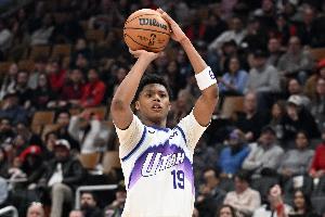 低效！埃斯·贝利错失绝杀球 26投9中得到17分6板1助2断1帽