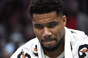 杨鸣：雄鹿先在冬窗试探下字母交易行情 以便夏天有更好运作空间