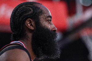 美记:哈登光薪资就4亿 有代言&生意还嫌赚得少?他想要多少钱?