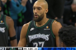 关键失误！戈贝尔后场抢断奎因 造犯规两罚全中追平比分