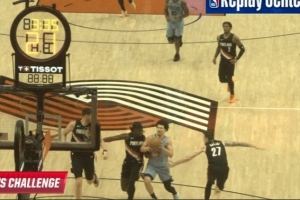 血亏！克莱顿反击被切球出界 开拓者挑战失败&改吹克雷伊奇犯规