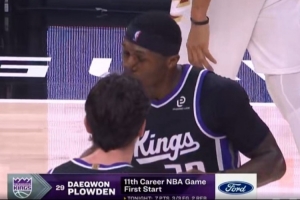 名不见经传！普洛登反击接威少妙传 高难度拉杆上篮拿到第7分了！