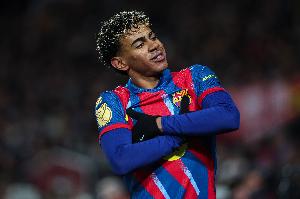 亚马尔生涯首次单赛季西甲打进10球，本赛季各项赛事第13球