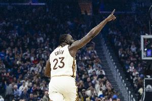 邓利维：追梦第一次经历这种交易流言 但他没有被摆上货架