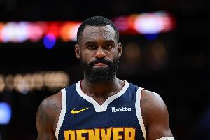 带刀侍卫！小哈达威替补11中6拿到23分 罚球12中9