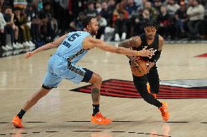 高效发挥！李凯尔4投3中&罚球2中2 得到8分4板2断2帽