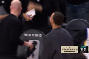 勇士三军用命逆转灰熊 库里大笑着冲进场内和小桂子撞胸庆祝