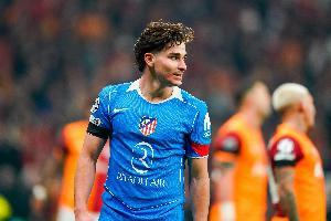 经纪人：阿尔瓦雷斯有合同在身，从未与任何巴萨主席候选人交谈过